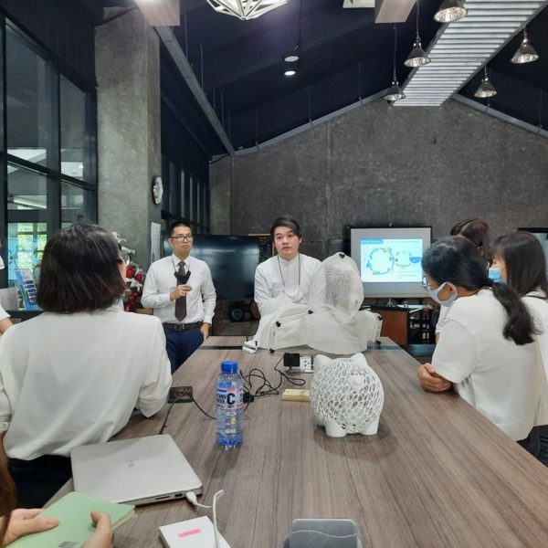 เยี่ยมชมศูนย์ 12พ.ย_๒๐๑๒๐๑_3