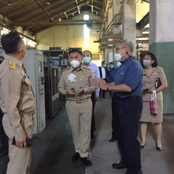 LINE_ALBUM_รองปลัดจุลพงษ์ เยี่ยมชมการพัฒนากัญชง 1