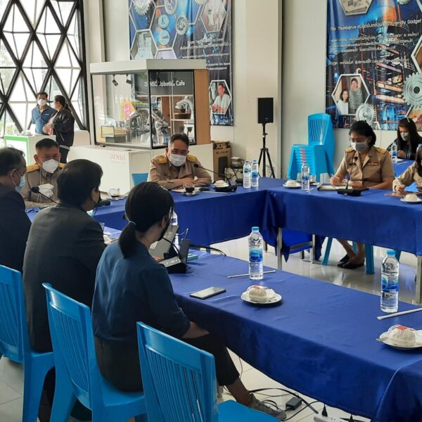 LINE_ALBUM_รองปลัดจุลพงษ์ เยี่ยมชมการพัฒนากัญชง 1_7